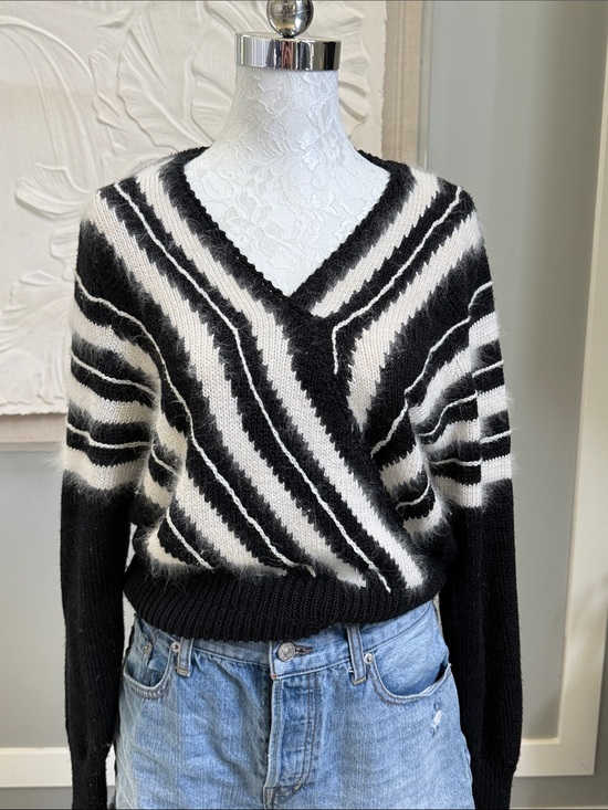 Sostanza Sweaters - VTG 80s 90s Sostanza Angora Blend Faux Wrap Zebra Stripe Knit Sweater L